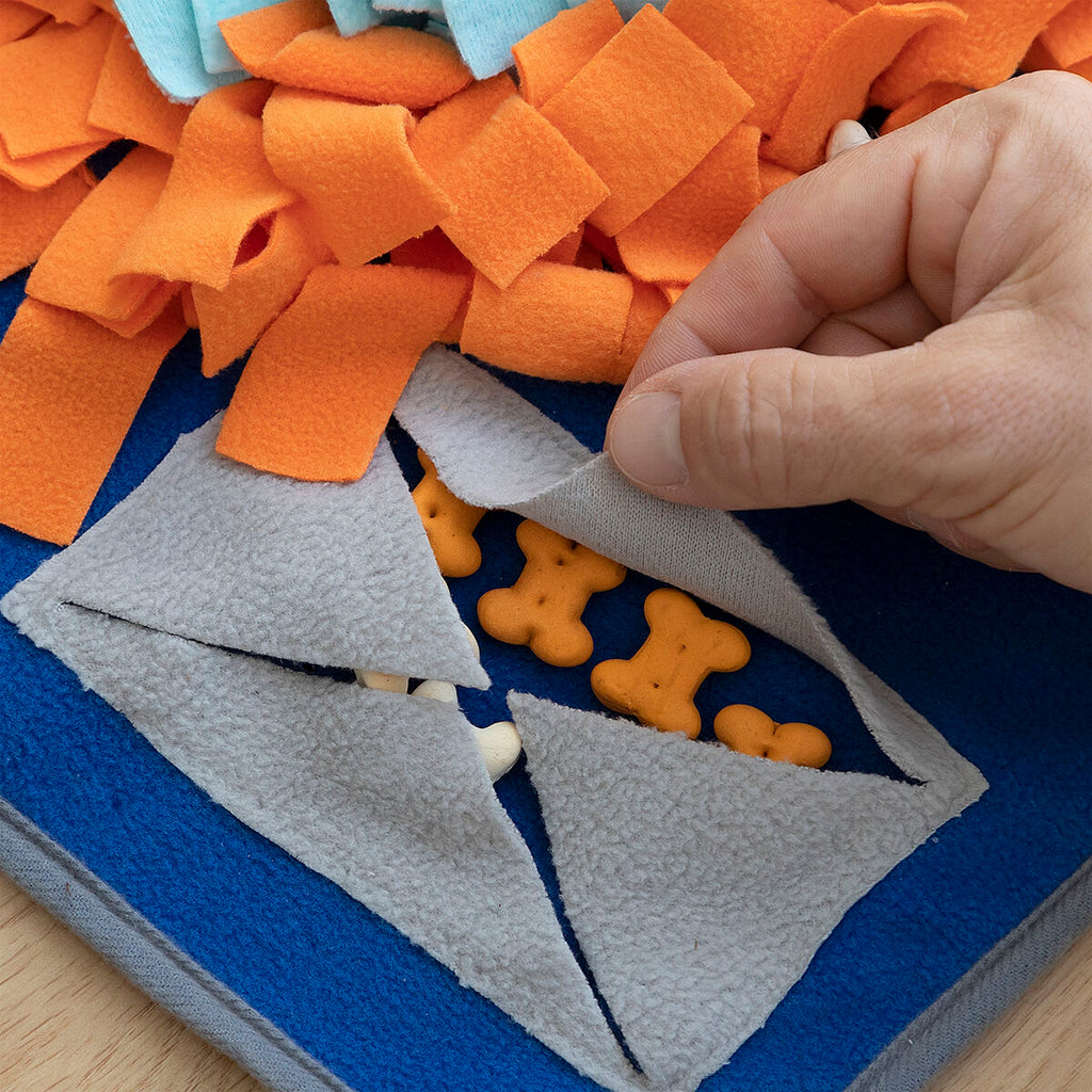 HappyPet™ Sniffing Mat for Dogs – Interactive Slow Feeding & Brain Training Mat